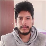 Profesor de Inglés brinda clases a estudiantes de todas las edades